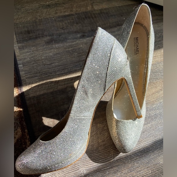 MICHAEL KORS  silver sparkle pumps - Picture 2 of 8